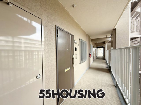 ց@-