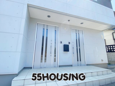 ց@-