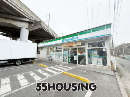 ���ӊ��@�t�@�~���[�}�[�g�������ܒ��Y�a�X �k��4���B 269m