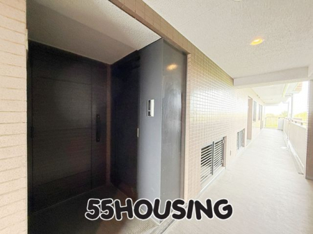 ���ց@-